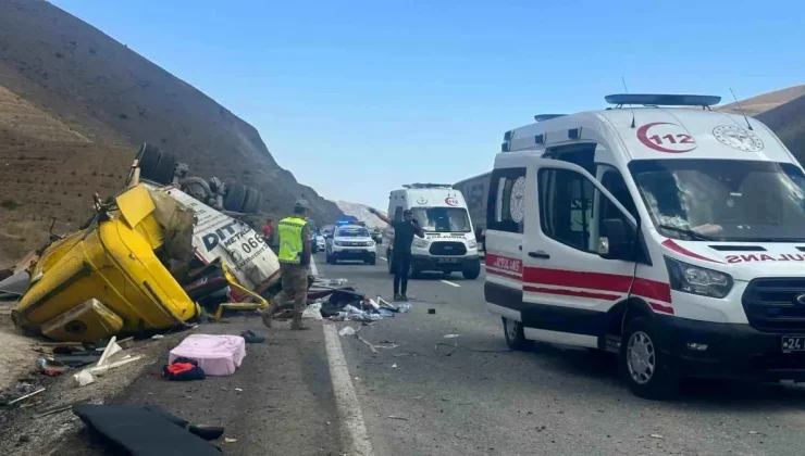 Erzincan’da tır ile otomobil çarpıştı: 4 ölü, 2 yaralı