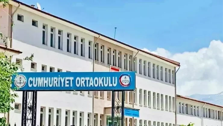 Cumhuriyet Ortaokulu Öğretmeni Sibel Derin Vefat Etti