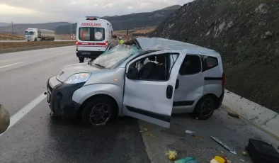 Erzincan’da Trafik Kazası: 3 Yaralı